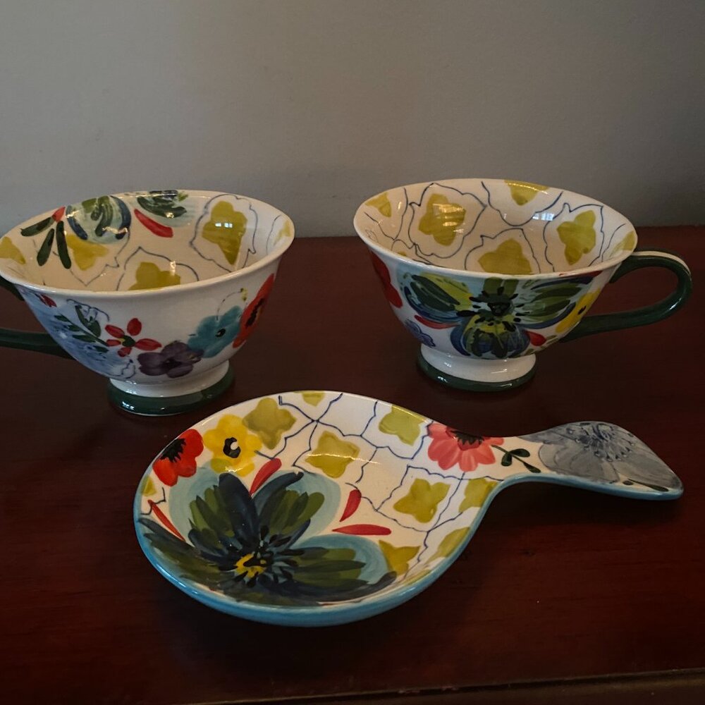 3 ANTHROPOLOGIE Estudio Flores Sissinghurst Castle Floral Spoon Rest + 2 Cups